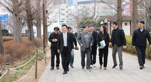 �λ�ü�����- û�� ���硤�ôϾ� �η� ä�� Ȱ�ߡ�2�� ���� ���ڸ� �ֿ�����