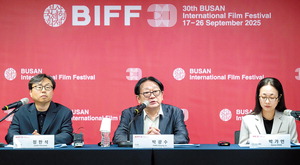 30 BIFF š 뱳üϰ  ȭ