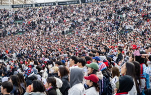 ���� ��հ��� 2�� ���ε� ��ü���� 1��2000����Ƽ�� ���� �� ����