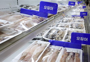 °íµî¾î ÇÑ ¼Õ ¼Ò¸Å°¡ 6800¿ø¡¦±¹¹Î»ý¼± ÁÙÁÙÀÌ ¿Ã¶ú´Ù(Á¾ÇÕ)