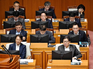 [���� ��&�ƿ�] �̷��ν��� ���⼮ �ǻ翡���λ��-����ȸ �� �Ű���