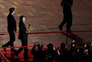 BIFF ù ι ''  ' Ȳȥ'