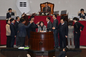 ±¹Èû Çʹö µ¹ÀÔ¡¦¿©¾ß, Á¤±â±¹È¸ ³¡±îÁö °´ë° ´ëÄ¡