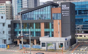 ��1876 BUSAN�� �ΰ� ������ ��� �ؿ��׸� â�� ����