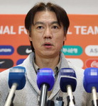 ȫ����ȣ ������ ���̽�ķ���� �߽��� ���޶��϶�