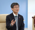 õâ�� ��걳����, �����б������� Ư�����α� ���� ���� �ݴ�