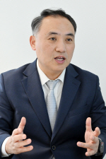 "AI �ô� �濵ȯ�� �޺�, �ٽɻ�� ���� ���� �ʿ�"