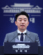 ���ƽ� "UAE, �ѱ��� �ֿ켱 �������� ���, 1800�� �跲 ��޵���"