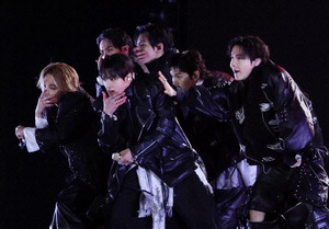 BTS 6�� �λ���� ����, �ƽþƵ� �ְ���� ����(����)