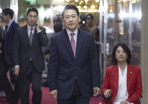 ��ȸ���� ������������ �Ű� �� �׾�ߡ����嵿�� �����漱�� �� �о���̱� �ȵš�