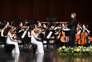 �귱ġ �ܼ�Ʈ�� ù�� �� ����ȭ ����Ÿ����20�� �λ� ��� ��������