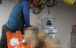 �λ� �չٴټ� ���� �۾� ���̴� �ܱ��� ���� 2�� �߶���1�� ����